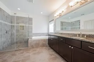 6703 Saxton Manor St, Houston, TX 77055 - Photo 19