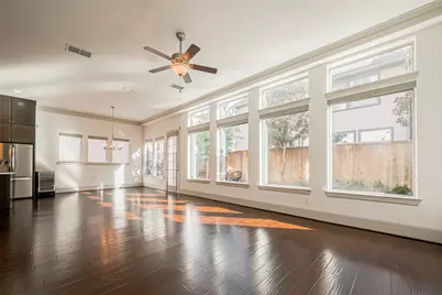 6703 Saxton Manor Street, Houston, TX 77055 - Photo 9