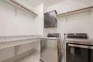 6703 Saxton Manor St, Houston, TX 77055 - Photo 15