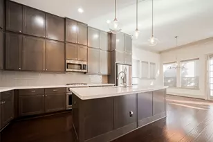 6703 Saxton Manor St, Houston, TX 77055 - Photo 11