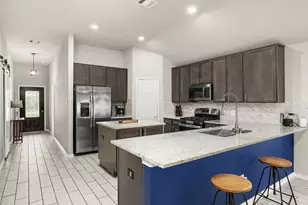 2214 Sand Lily Dr, Texas City, TX 77568 - Photo 7