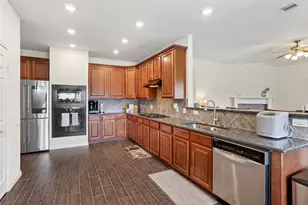 1995 Brentwood Dr, Alvin, TX 77511 - Photo 9