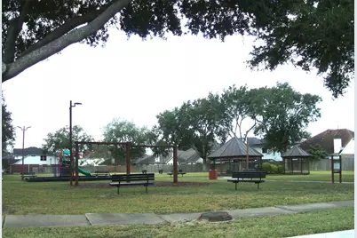 8978 Dawnridge Drive, Houston, TX 77071 - Photo 3