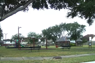 8978 Dawnridge Dr, Houston, TX 77071 - Photo 3