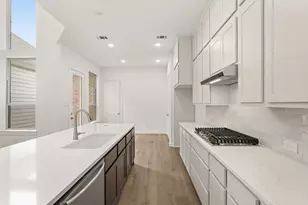 308 Fields Ln, Montgomery, TX 77316 - Photo 5