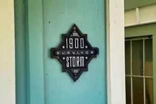 2328 Avenue M, Galveston, TX 77550 - Photo 3