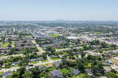 1859 Lynnview Drive, Houston, TX 77055 - Photo 41