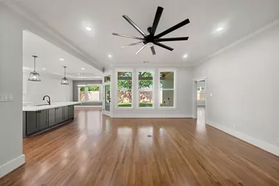 1859 Lynnview Drive, Houston, TX 77055 - Photo 9