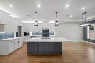 1859 Lynnview Drive, Houston, TX 77055 - Photo 11