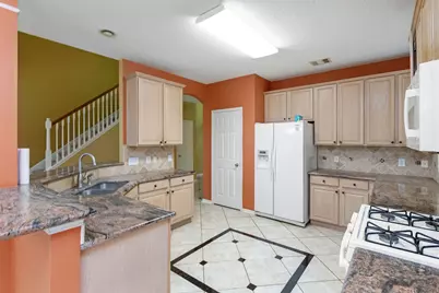 9818 Mossy Tree Lane, Houston, TX 77064 - Photo 7