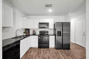 16939 Marie Vlg Dr, Conroe, TX 77306 - Photo 9