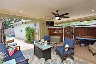 3862 W Wisteria Cir, Sugar Land, TX 77479 - Photo 3