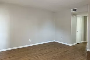 2101 6th Ave N, Texas City, TX 77590 - Photo 3