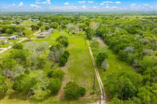 8011 Custer St, Hitchcock, TX 77563 - Photo 1