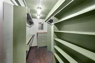 1025 S Shepherd Dr, Houston, TX 77019 - Photo 17