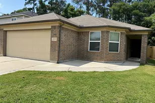 9949 Kingfisher Dr, Conroe, TX 77385 - Photo 3