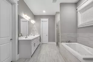 1902 Stillwood Dr, Houston, TX 77080 - Photo 19