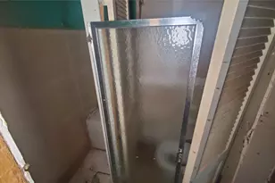 4821 Burma Rd, Houston, TX 77033 - Photo 13