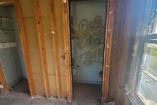 4821 Burma Rd, Houston, TX 77033 - Photo 19