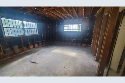 4821 Burma Road, Houston, TX 77033 - Photo 11