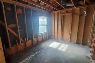 4821 Burma Rd, Houston, TX 77033 - Photo 15