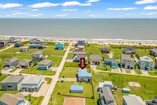 817 Westview, Galveston, TX 77650 - Photo 3