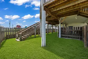 817 Westview, Galveston, TX 77650 - Photo 21