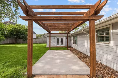 1506 Freedonia Drive, Houston, TX 77055 - Photo 25