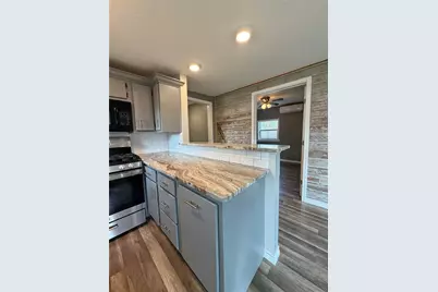 1214 W 5th Street, Freeport, TX 77541 - Photo 9