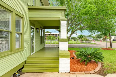 331 W Broad Street, Freeport, TX 77541 - Photo 3