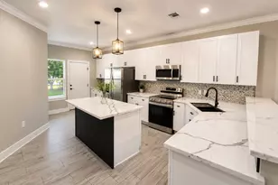 1409 N Ave S, Freeport, TX 77541 - Photo 7