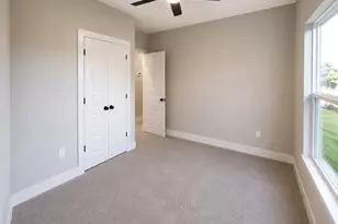 1409 N Ave S, Freeport, TX 77541 - Photo 5