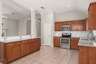 7611 Waterlilly Ln, Pearland, TX 77581 - Photo 5