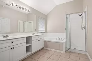 7611 Waterlilly Ln, Pearland, TX 77581 - Photo 17