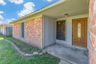 1703 Packsaddle Ln, Baytown, TX 77521 - Photo 5