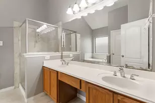 8022 N Tarrytown Crossing Dr, Conroe, TX 77304 - Photo 23