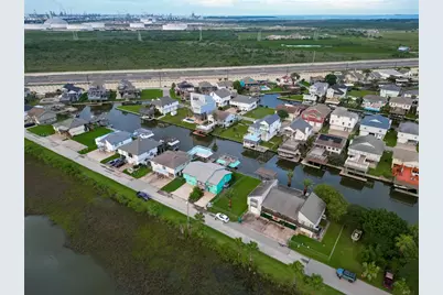 9 N White Heron Drive, La Marque, TX 77568 - Photo 45