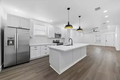 428 Neyland Street, Houston, TX 77022 - Photo 9