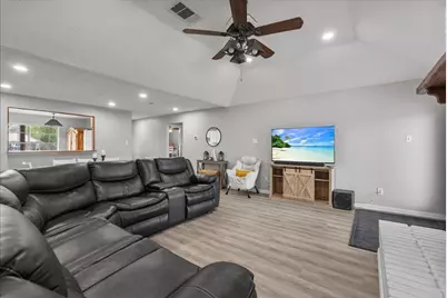 419 Forest Hills Drive, League City, TX 77573 - Photo 11