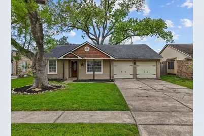 419 Forest Hills Drive, League City, TX 77573 - Photo 1