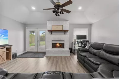 419 Forest Hills Drive, League City, TX 77573 - Photo 9