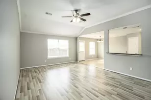 406 Woodlake Dr, Houston, TX 77336 - Photo 9