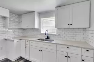 7812 Cora St, Houston, TX 77088 - Photo 3