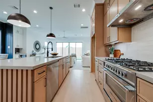 2414 Elmen St, Houston, TX 77019 - Photo 9