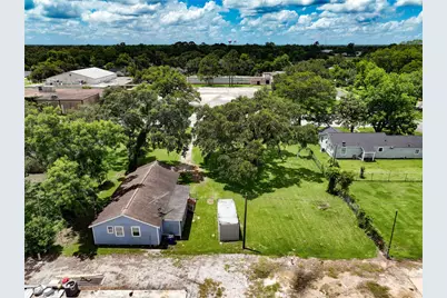 444 E Clay Street, West Columbia, TX 77486 - Photo 11