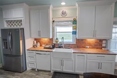 1682 Hamilton Avenue, Gilchrist, TX 77617 - Photo 15