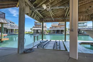 543 Sunset Cir, Galveston, TX 77554 - Photo 7