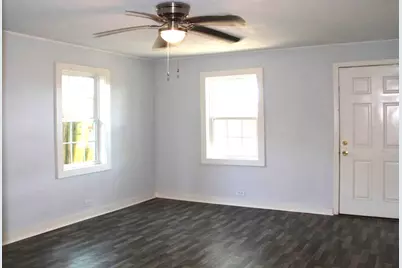 807 10th Avenue N, Texas City, TX 77590 - Photo 11