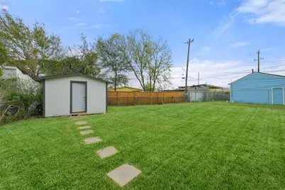 1913 Scarborough Lane, Pasadena, TX 77502 - Photo 21