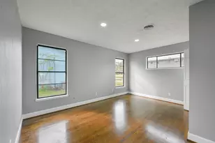 1913 Scarborough Ln, Pasadena, TX 77502 - Photo 17